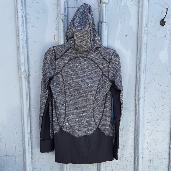 Lululemon Daily Practice Jacket, size 4 - Picture 7 of 13